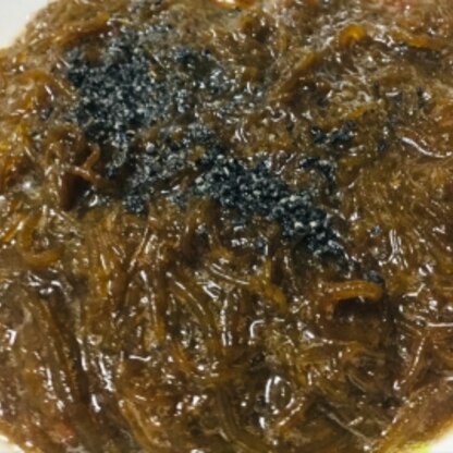 材料に生姜があったので、ヒラメキでごま油と黒ゴマも投入。。中華ぽくなりましたがおいしいですヽ(´▽`)ﾉお酢で多少保存も効くし助かりました。